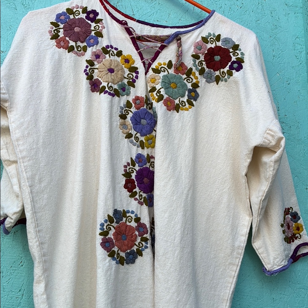 Source Unknown Cream Embroidered Floral Tunic